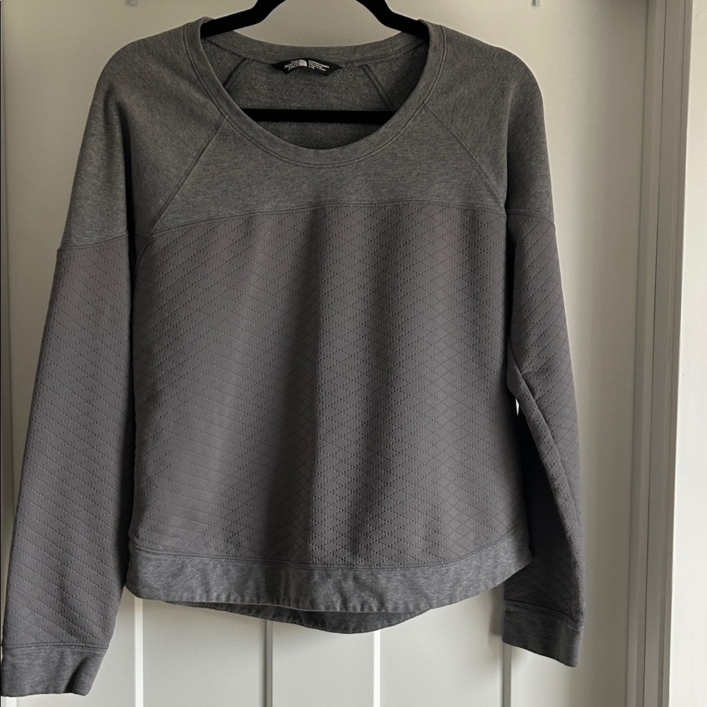The North Face Women's Gray Long-Sleeve Pullover Top